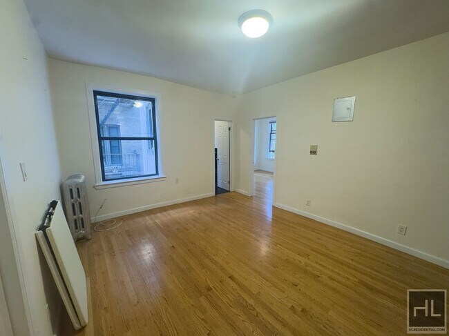 West 11th Street in New York, NY - Building Photo - Building Photo