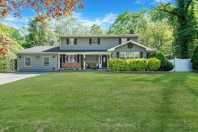 property at 2 Harbor Cir