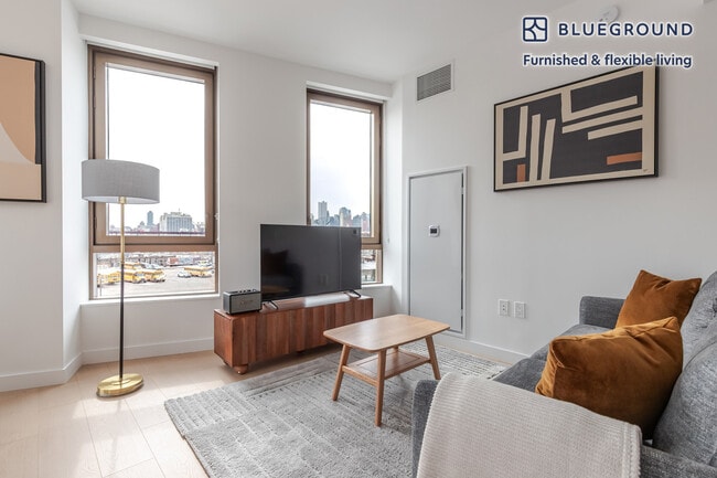 482 Kent Ave, Unit SI FL5-ID2137 in Brooklyn, NY - Building Photo - Building Photo