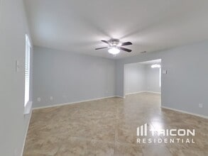 2604 Jacob Ct in Dickinson, TX - Foto de edificio - Building Photo