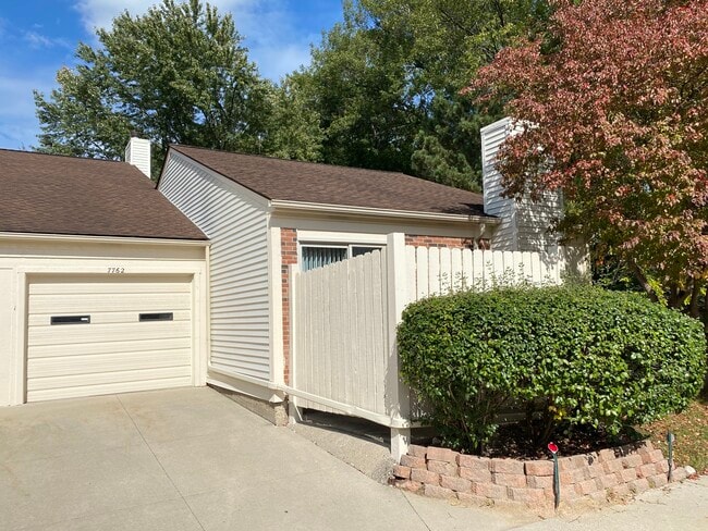 7762 Lake Ridge Dr, Unit 7762 in Waterford, MI - Foto de edificio - Building Photo