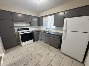 338 N Main St, Unit 5 in Munroe Falls, OH - Building Photo - Building Photo