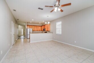 513 Bella Rosa Cir in Sanford, FL - Building Photo - Building Photo