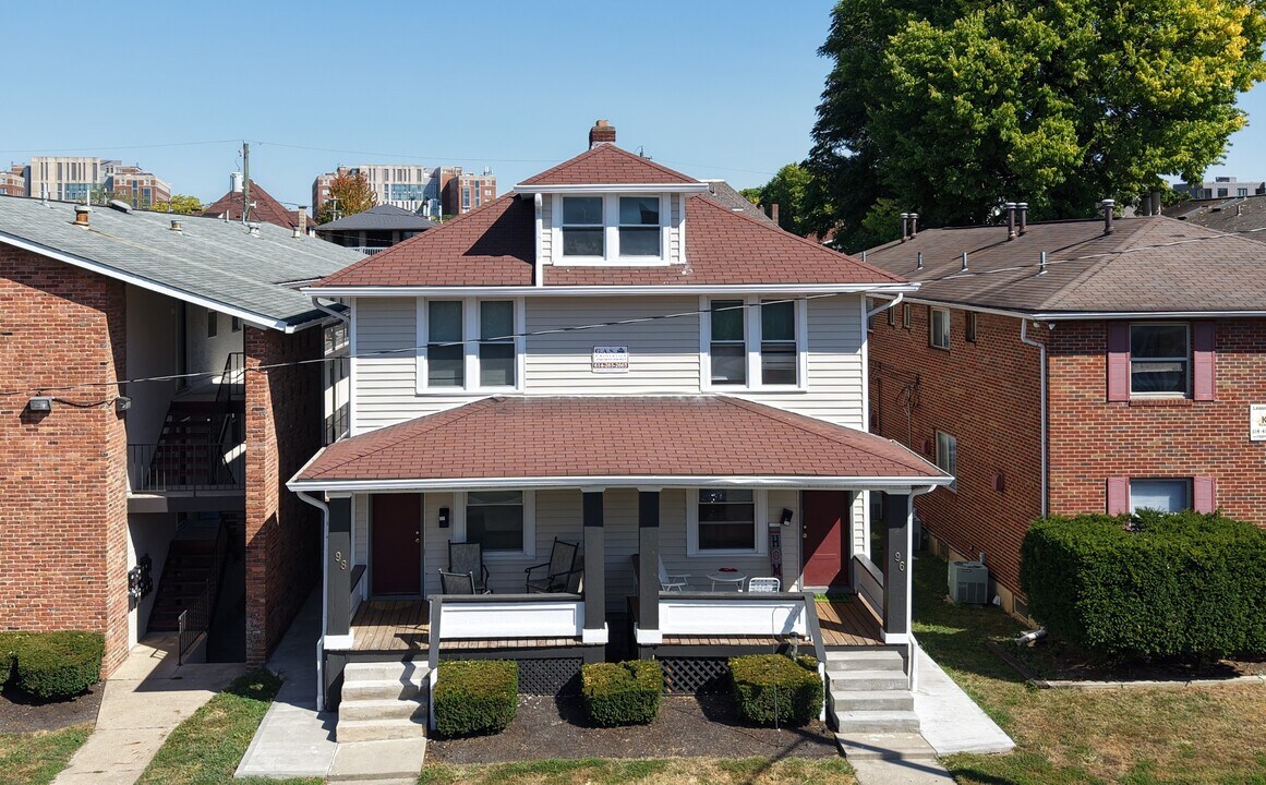 98 W 8th Ave in Columbus, OH - Building Photo