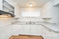 215 5th Ave NW photo'