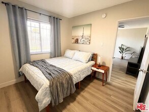 4416 San Pedro St, Unit 1234 in Los Angeles, CA - Building Photo - Building Photo