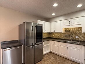 5902 W Franklin St in Wichita, KS - Building Photo - Building Photo