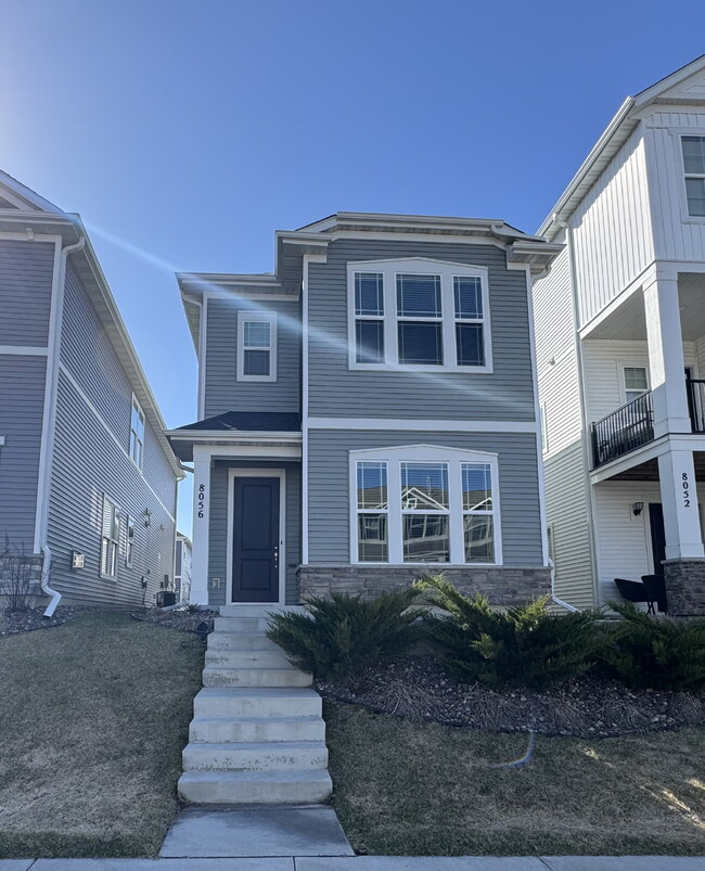 8056 Central Park Way in Maple Grove, MN - Building Photo - Building Photo