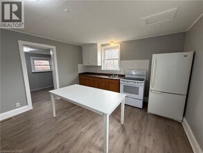 103 ELLIOTT St in Cambridge, ON - Building Photo - Building Photo