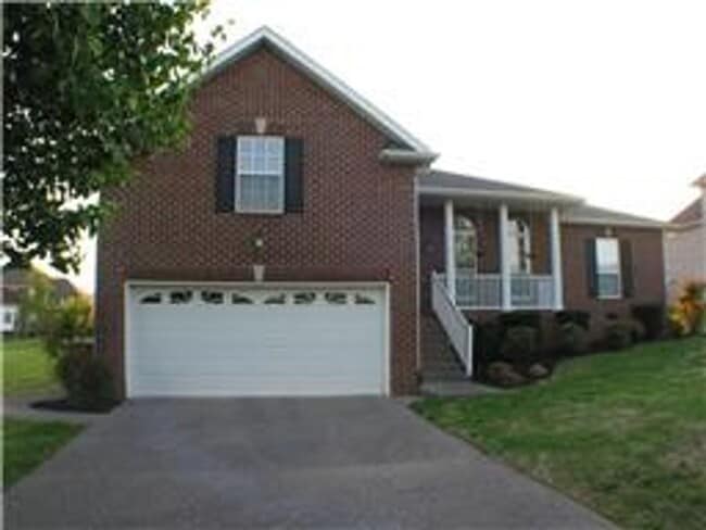 property at 3222 Briarhill Ct