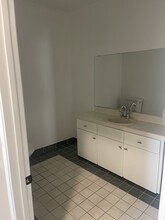7763 Melrose Ave, Unit 2 in Los Angeles, CA - Building Photo - Building Photo