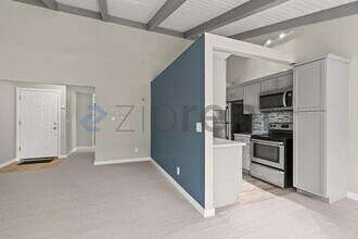 2020 Grant Ave S in Renton, WA - Building Photo - Building Photo