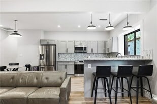 7358 Pershing Ave in University City, MO - Building Photo