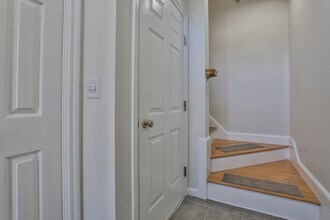 92 Barrington Ave in Nashua, NH - Foto de edificio - Building Photo