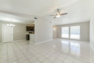 907 Cedar Run Dr in Duncanville, TX - Foto de edificio - Building Photo