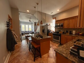 2541 W Cortland St in Chicago, IL - Building Photo - Building Photo