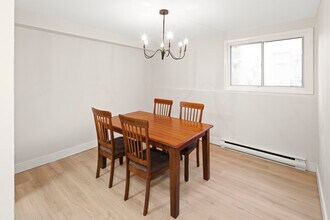 75 Old Chicopee Drive in Kitchener, ON - Building Photo - Building Photo