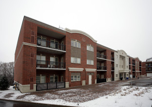 9431-9471 Jane St in Vaughan, ON - Building Photo - Building Photo