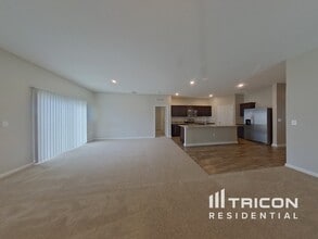 16442 Blooming Cherry Dr in Groveland, FL - Building Photo - Building Photo