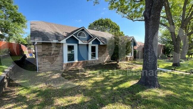 property at 2721 Collins Blvd
