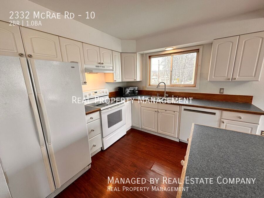 2332 McRae Rd in Anchorage, AK - Building Photo