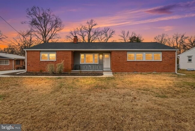 property at 8821 W Fort Foote Terrace