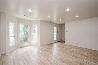 16 Cypress St in Jersey City, NJ - Building Photo - Building Photo