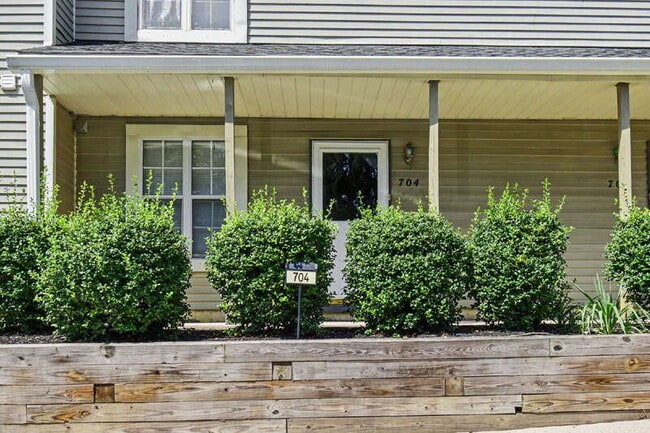property at 704 E Parker St