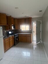 37367 Elm St, Unit B in Newark, CA - Foto de edificio - Building Photo