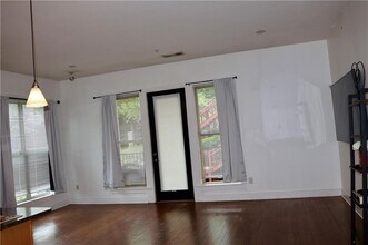 1195 Milton Terrace SE in Atlanta, GA - Foto de edificio - Building Photo