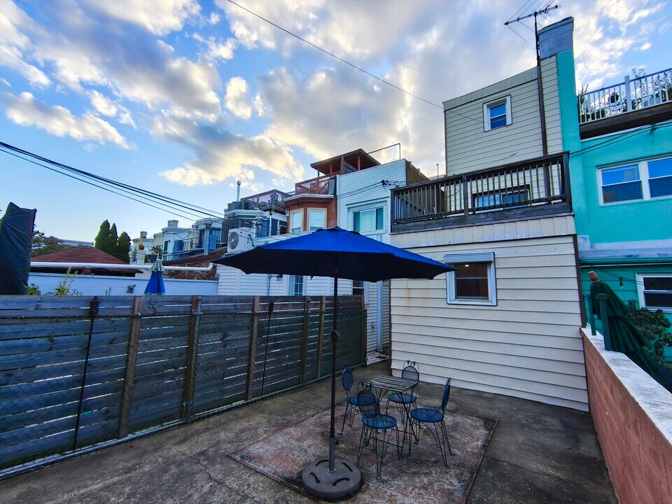 1711 S 13th St, Unit 1 in Philadelphia, PA - Building Photo