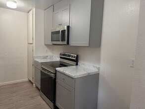 125 Tabor Ave in Fairfield, CA - Building Photo - Building Photo