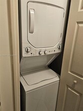 3500 Coral Way, Unit 510 in Coral Gables, FL - Foto de edificio - Building Photo