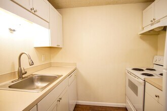 3944 SW Multnomah Blvd in Portland, OR - Building Photo - Building Photo