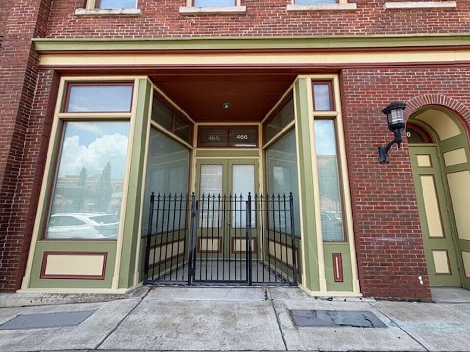 466 Poplar St in Macon, GA - Building Photo