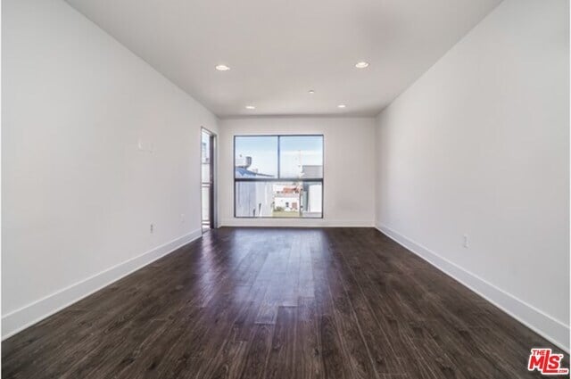 6217 Waring Ave-Unit -303 in Los Angeles, CA - Building Photo - Building Photo