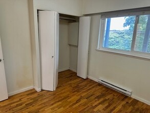 1255 Grant St in Victoria, BC - Building Photo - Building Photo