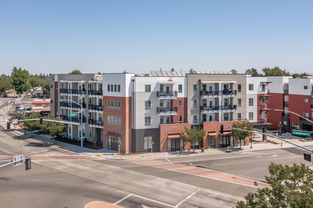 Main Street Plaza in Roseville, CA - Building Photo