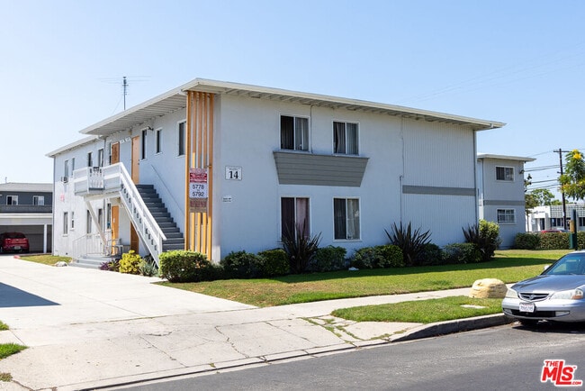 5784 Corbett St in Los Angeles, CA - Building Photo - Building Photo