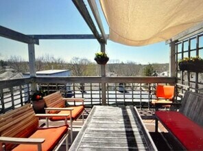 336 Washington St in Brookline, MA - Building Photo - Building Photo