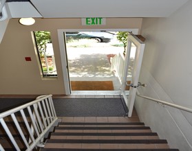 Hawthorne Place in Seattle, WA - Building Photo - Lobby