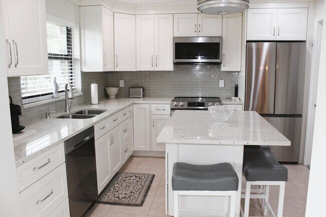 4595 Laurel Tree Rd in Boynton Beach, FL - Foto de edificio - Building Photo