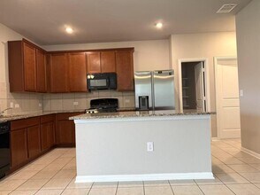 228 Bent Creek Dr in Hutto, TX - Building Photo - Building Photo