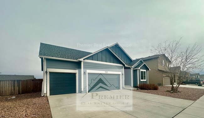 7527 Dutch Loop in Colorado Springs, CO - Building Photo - Building Photo