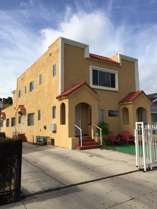 3935 La Salle Ave in Los Angeles, CA - Building Photo