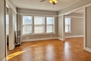 126-132 N. Elmwood Ave. and 418-426 Lake St. in Oak Park, IL - Building Photo