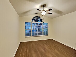 15854 Bay Vista Dr in Clermont, FL - Foto de edificio - Building Photo