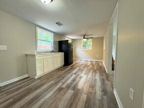 60 Williams St in Hartwell, GA - Foto de edificio - Building Photo