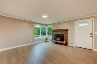 10247 134th Ave NE in Kirkland, WA - Building Photo - Building Photo