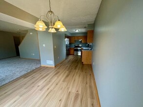 2211 W Todd Ln in Lincoln, NE - Building Photo - Building Photo